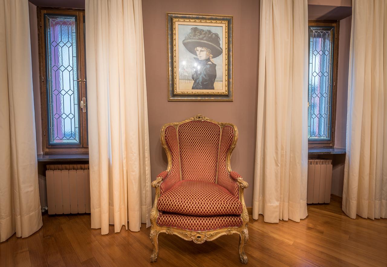 Casa Asso Di Coppe B&B Alba  Exteriör bild