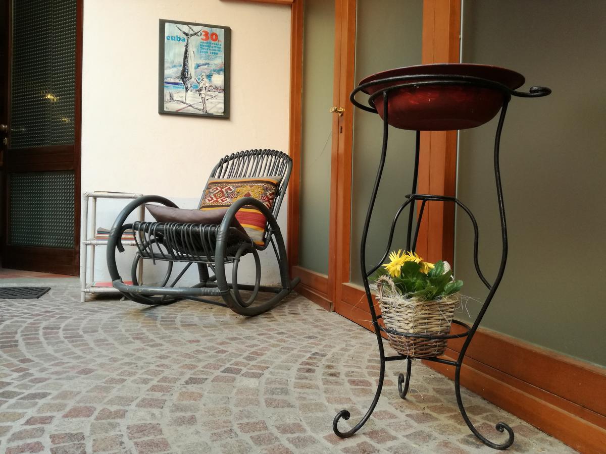 Casa Asso Di Coppe B&B Alba  Exteriör bild