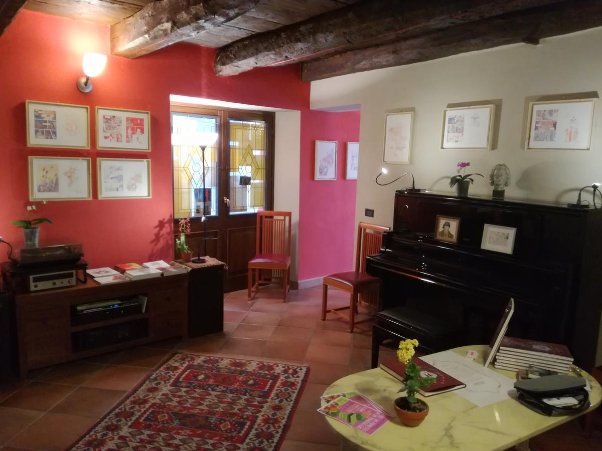 Casa Asso Di Coppe B&B Alba  Exteriör bild